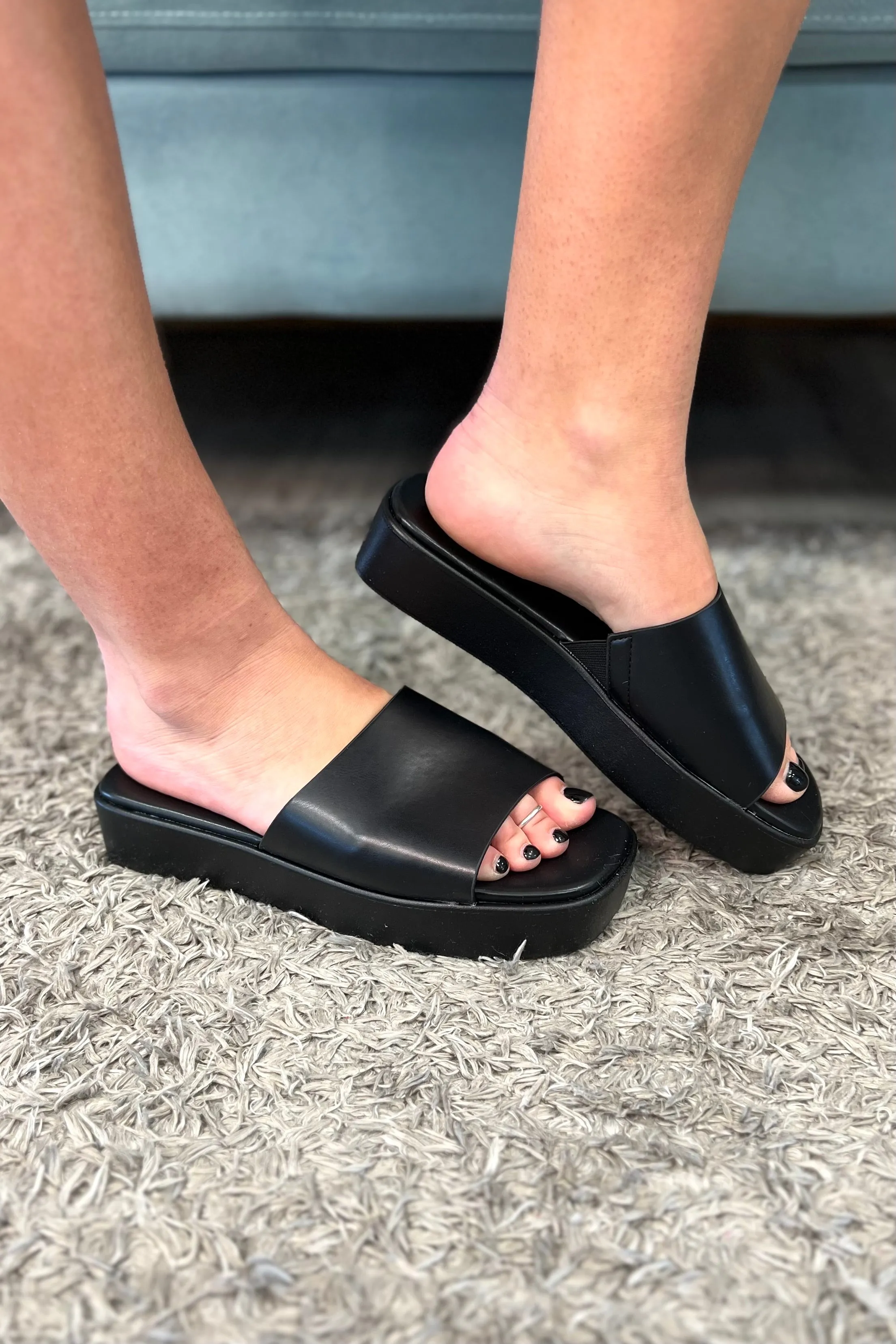 MILLIE Slip On Platform Shoe (Black)