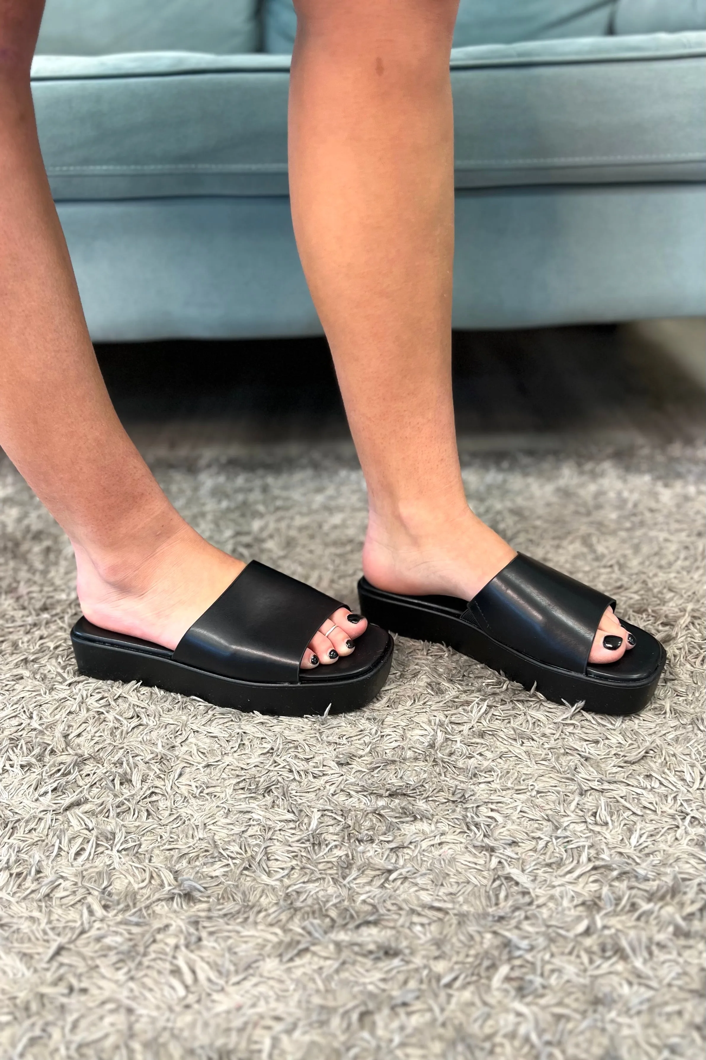 MILLIE Slip On Platform Shoe (Black)