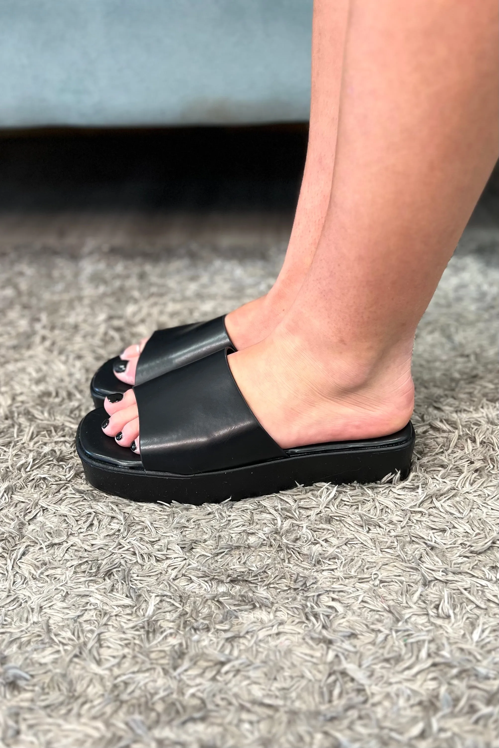 MILLIE Slip On Platform Shoe (Black)