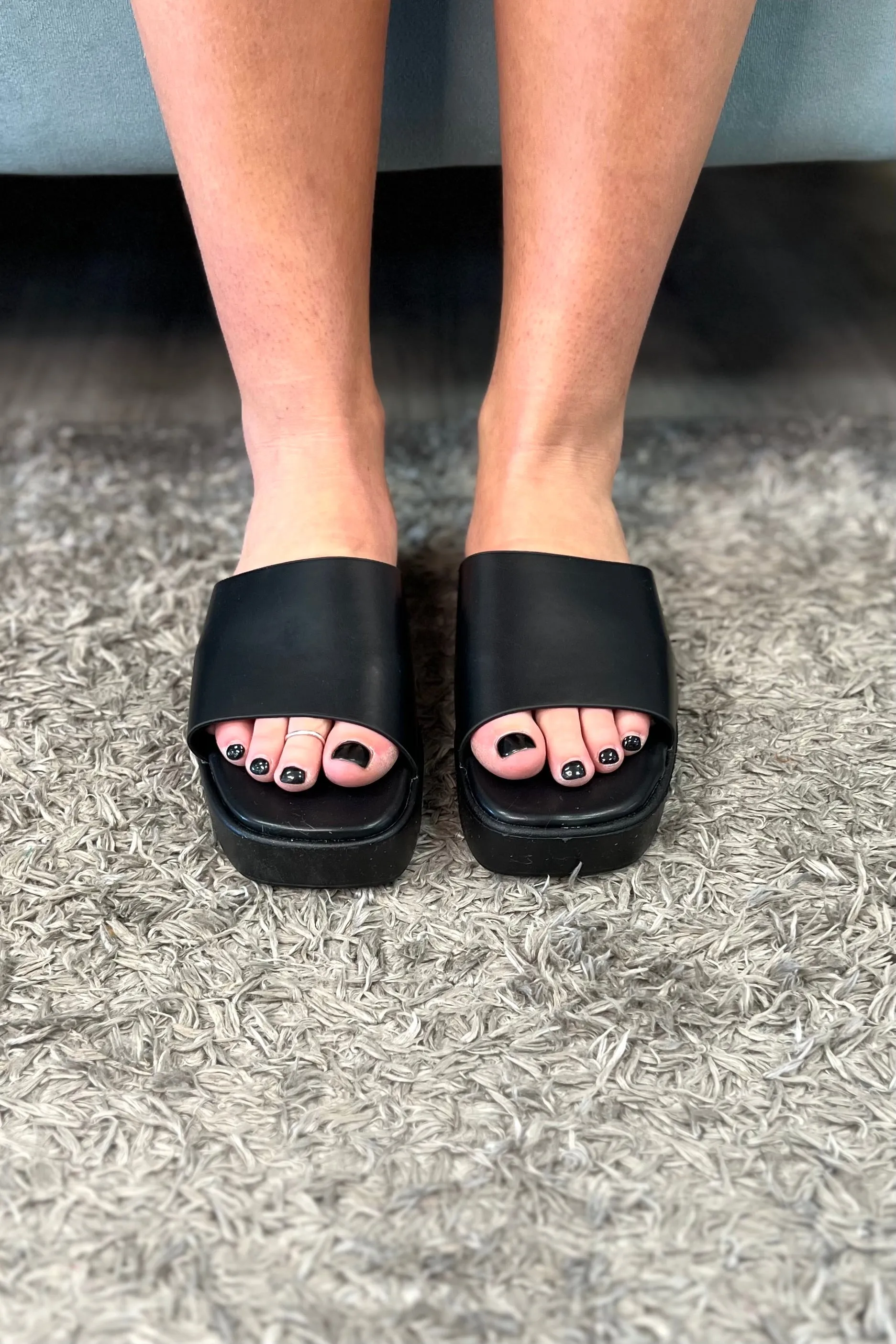 MILLIE Slip On Platform Shoe (Black)