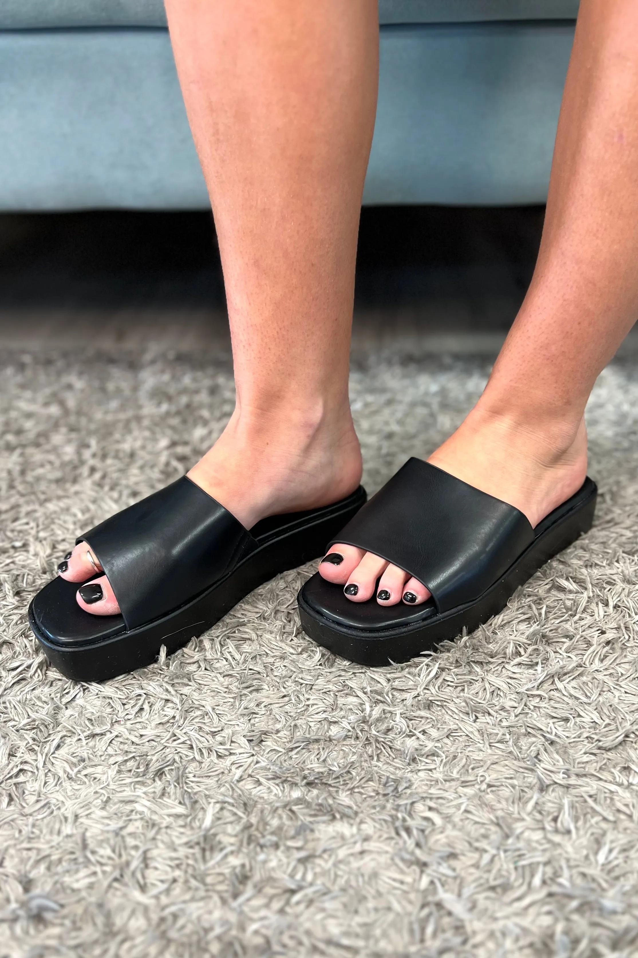 MILLIE Slip On Platform Shoe (Black)